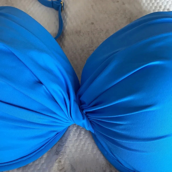 Bleu Rod Beattie Solid Twist D Cup Bikini Swim Top - Picture 10 of 13